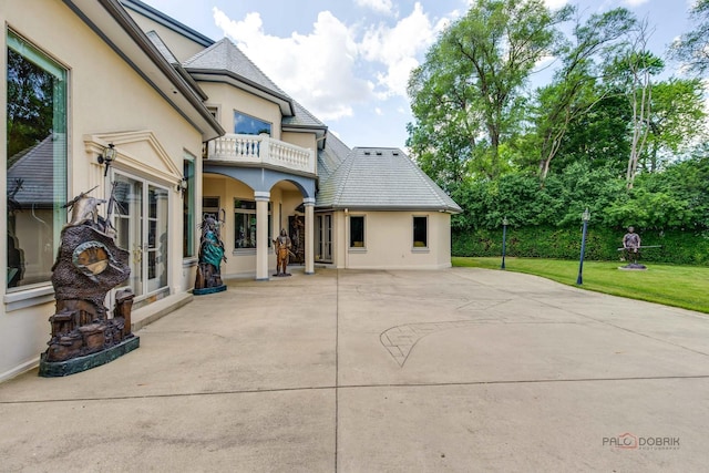 1130 Gavin Ct, Lake Forest, IL 60045 - patio / terrace with a patio area and a yard