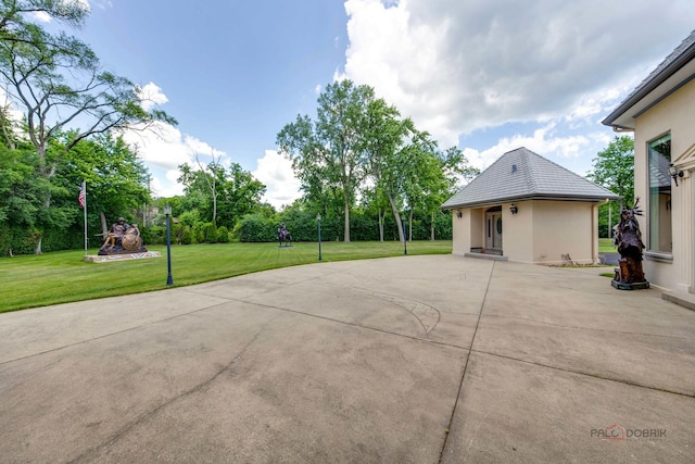 1130 Gavin Ct, Lake Forest, IL 60045 - view of patio / terrace with view of wooded area