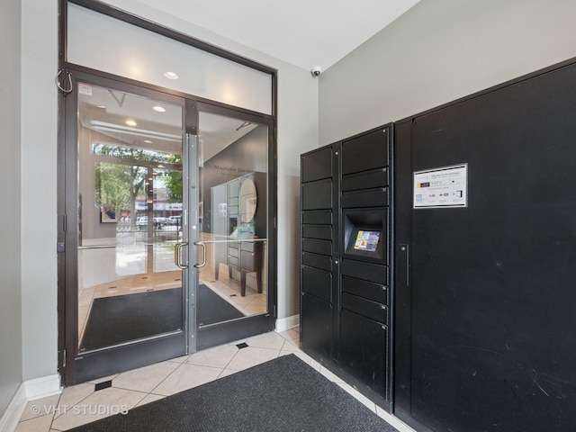4553 N Magnolia Ave Unit 205, Chicago, IL 60640 - entrance to property with a surveillance system