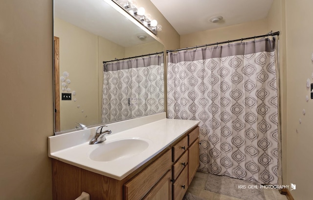 39092 Welsh Ln, Beach Park, IL 60083 - bathroom featuring vanity