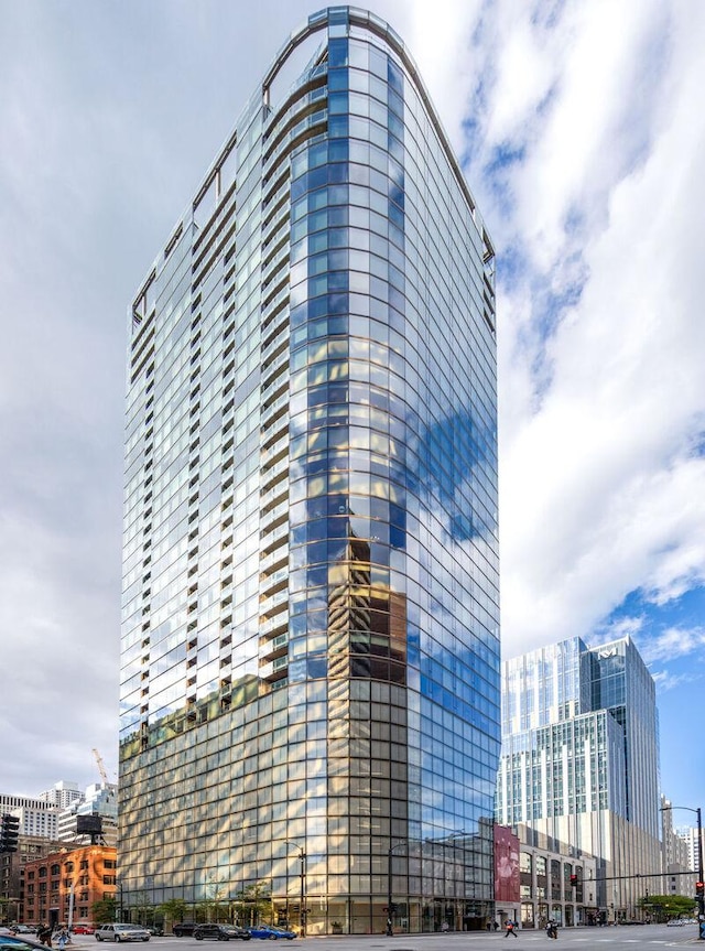 600 N Fairbanks Ct Unit 3304, Chicago, IL 60611 - view of building exterior featuring a view of city