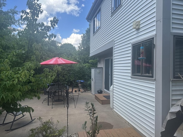 724 Cimarron Dr, Cary, IL 60013 - view of patio featuring outdoor dining space