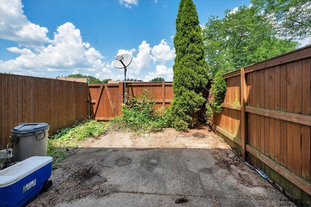 1718 Ardwick Dr, Hoffman Estates, IL 60169 - fenced backyard featuring a gate and a patio area