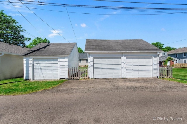 1020 S 4th St, Saint Charles, IL 60174 - view of detached garage