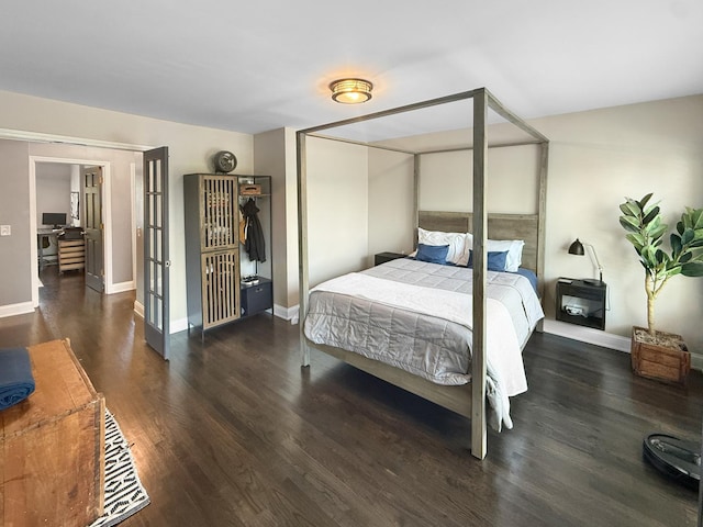 2514 W Washington Blvd, Chicago, IL 60612 - bedroom featuring wood finished floors and baseboards