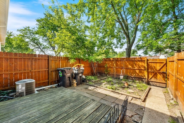 3075 Kingston Ct, Streamwood, IL 60107 - wooden terrace featuring a fenced backyard