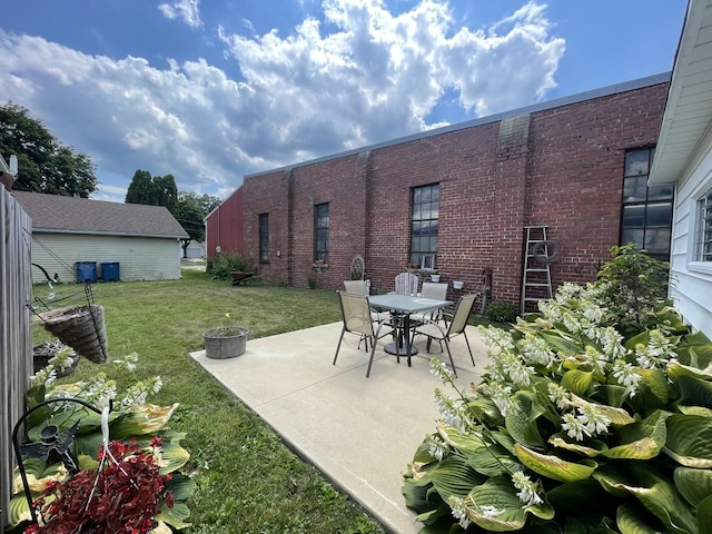 1110 Pike St, Peru, IL 61354 - view of patio / terrace