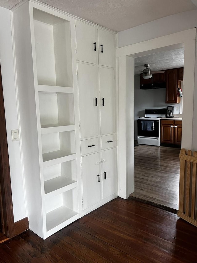 2840 W Ziebarth Rd, Normal, IL 61761 - view of closet