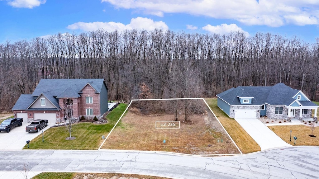 9382 Michigan Dr, Crown Point, IN 46307