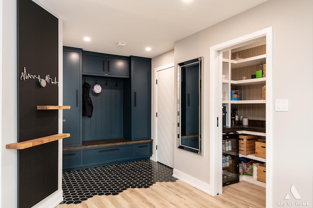 11009 S Theresa Cir Unit 3D, Palos Hills, IL 60465 - mudroom featuring light wood-type flooring and recessed lighting