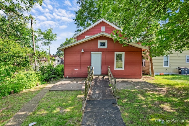 2213 Elm St, Rockford, IL 61102 - view of front of home with a front yard