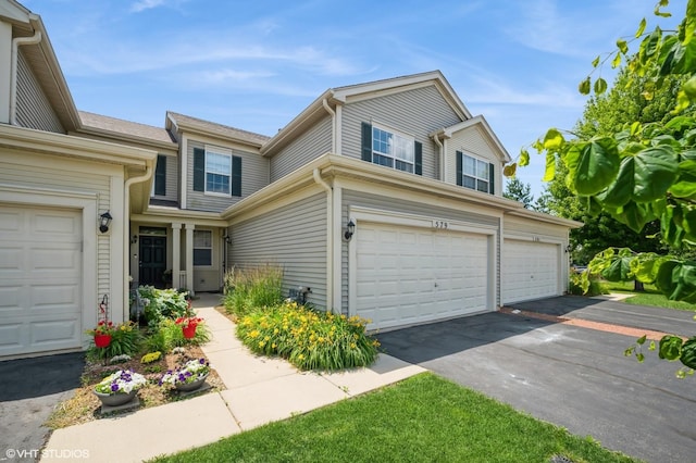 579 W Kristina Ln, Round Lake, IL 60073 - photo 1