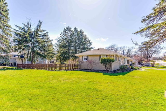 23W073 Dickens Ave, Glen Ellyn, IL 60137 - view of side of home