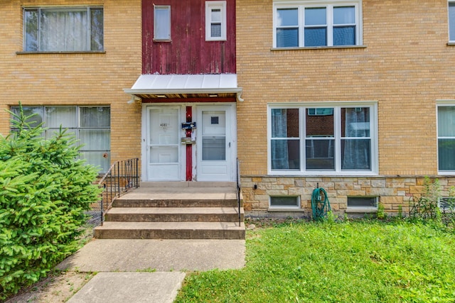 4603 Main St Unit B, Skokie, IL 60076 - entrance to property with brick siding