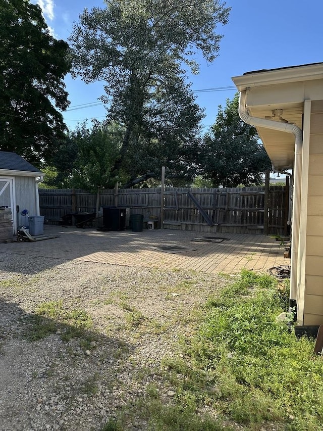 1691 Bilter Rd, Aurora, IL 60502 - view of yard featuring a storage shed
