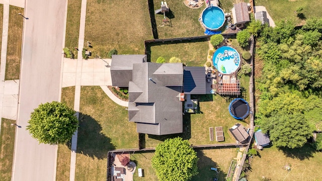2570 Cobblestone Ct, Morris, IL 60450 - aerial view of a pool area