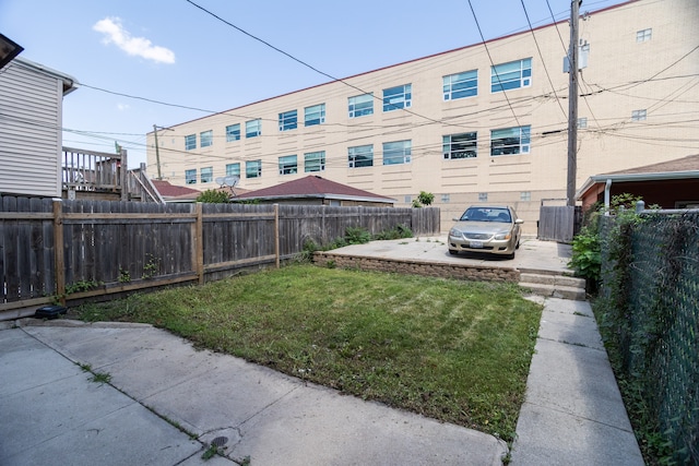 2745 S Sawyer Ave, Chicago, IL 60623 - view of fenced yard