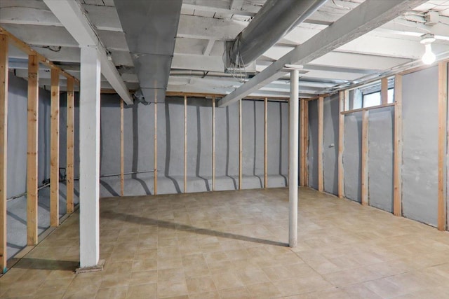 711 W Front St, Bloomington, IL 61701 - view of basement