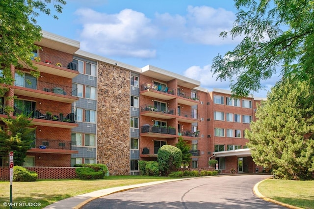 18 E Old Willow Rd Unit 106N, Prospect Heights, IL 60070 - view of apartment building / complex