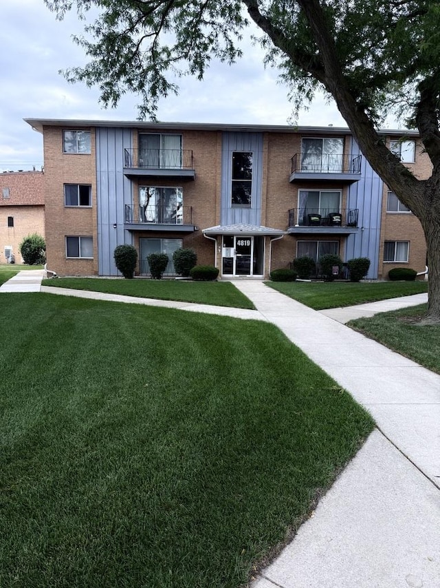 4819 W 109th St Unit 204, Oak Lawn, IL 60453 - view of building exterior