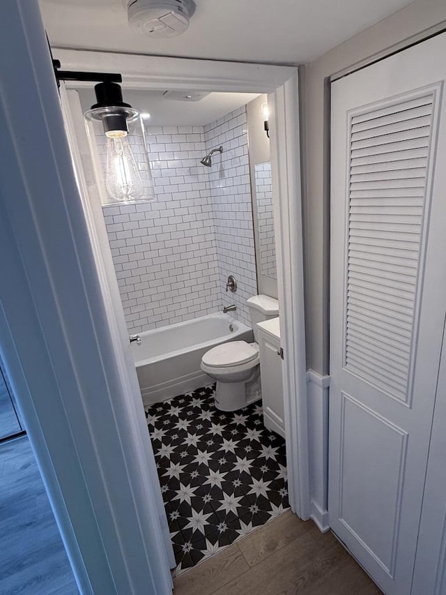 4819 W 109th St Unit 204, Oak Lawn, IL 60453 - bathroom with shower / bath combination, wood finished floors, and vanity