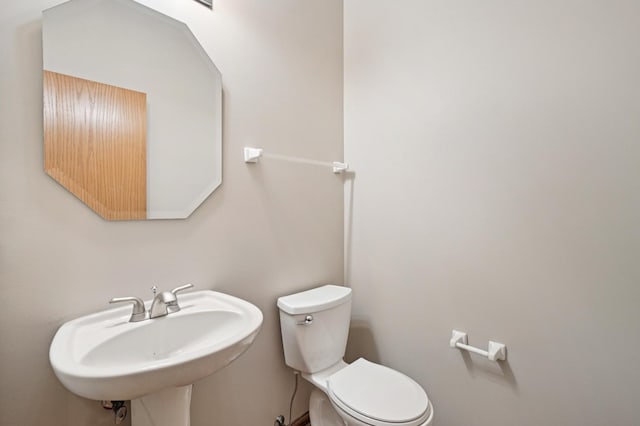 11636 Waterway Ct, Orland Park, IL 60467 - half bath with a sink and toilet
