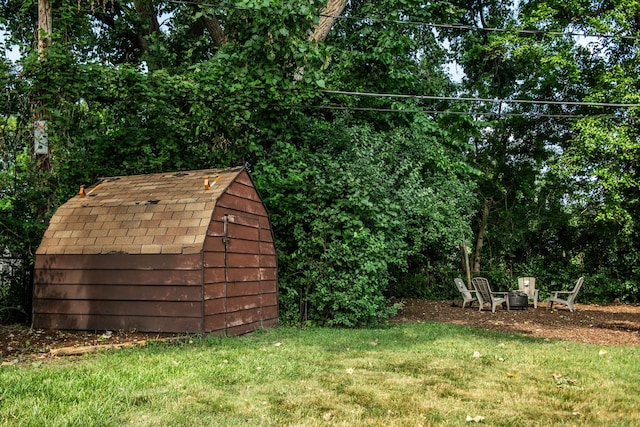 1028 Valley Stream Dr, Wheeling, IL 60090 - view of green lawn featuring a storage unit