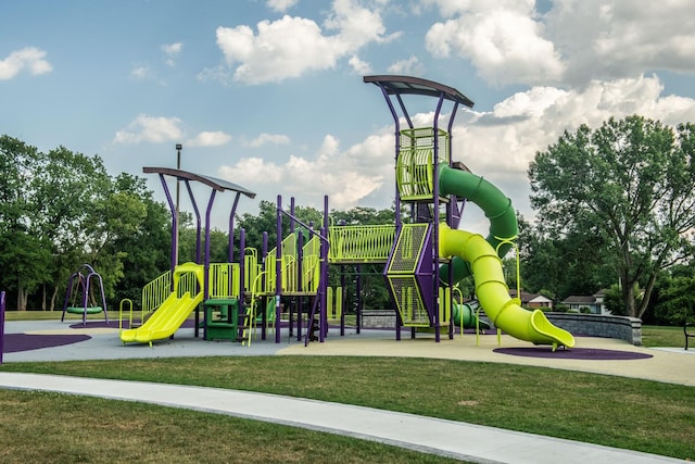 1028 Valley Stream Dr, Wheeling, IL 60090 - communal playground with a lawn