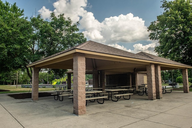1028 Valley Stream Dr, Wheeling, IL 60090 - view of home's community featuring a gazebo