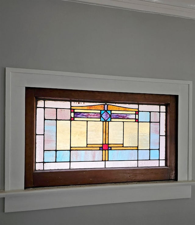 30 E 102nd St, Chicago, IL 60628 - detailed view of crown molding