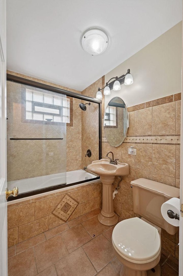 7826 S Kenneth Ave, Chicago, IL 60652 - full bath featuring tiled shower / bath and tile walls
