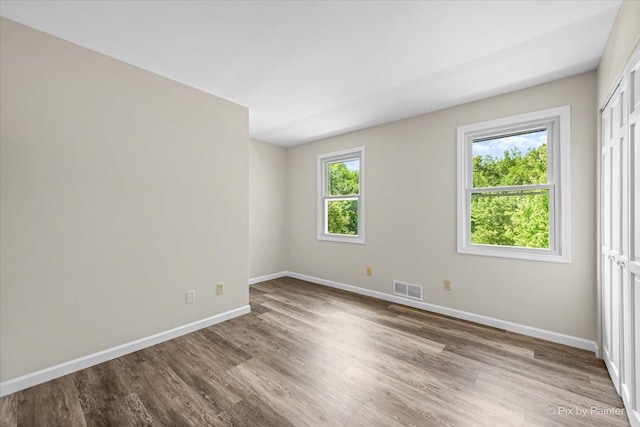 515 Timbers Trl, Saint Charles, IL 60174 - unfurnished room with wood finished floors and baseboards