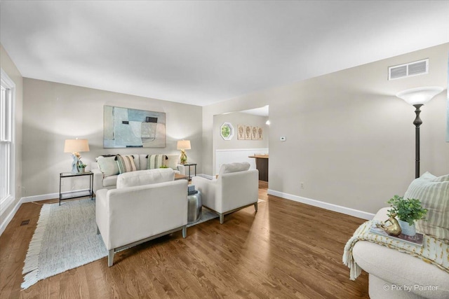 515 Timbers Trl, Saint Charles, IL 60174 - living area featuring baseboards and wood finished floors