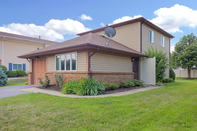 564 Sauk Ct, Carol Stream, IL 60188 - photo 1