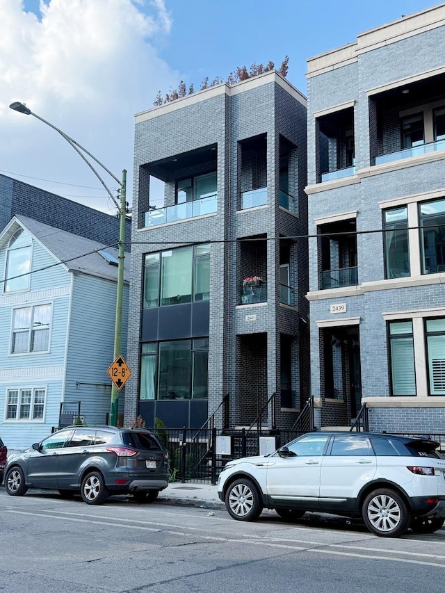 2441 N Clybourn Ave Unit 1, Chicago, IL 60614 - view of building exterior