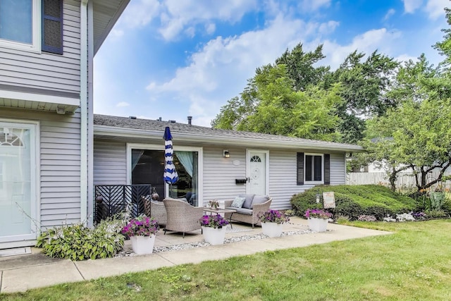 1042 Quanset Ct, Schaumburg, IL 60194 - back of house with outdoor lounge area and a patio area