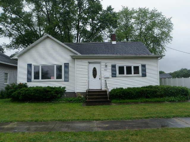 709 E Livingston St, Streator, IL 61364 - photo 1