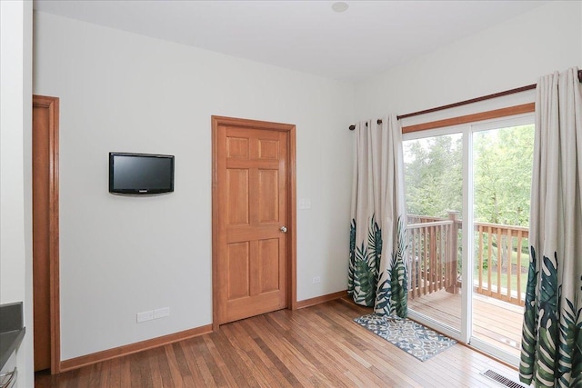 1137 N Claremont Dr, Palatine, IL 60074 - interior space with wood finished floors and baseboards