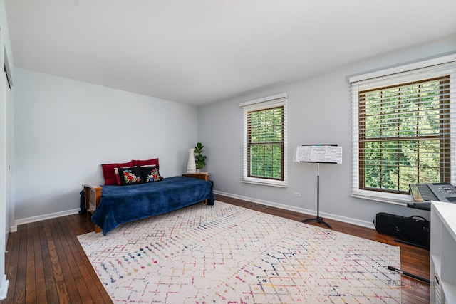 555 W Everett Rd, Lake Forest, IL 60045 - bedroom featuring hardwood / wood-style floors