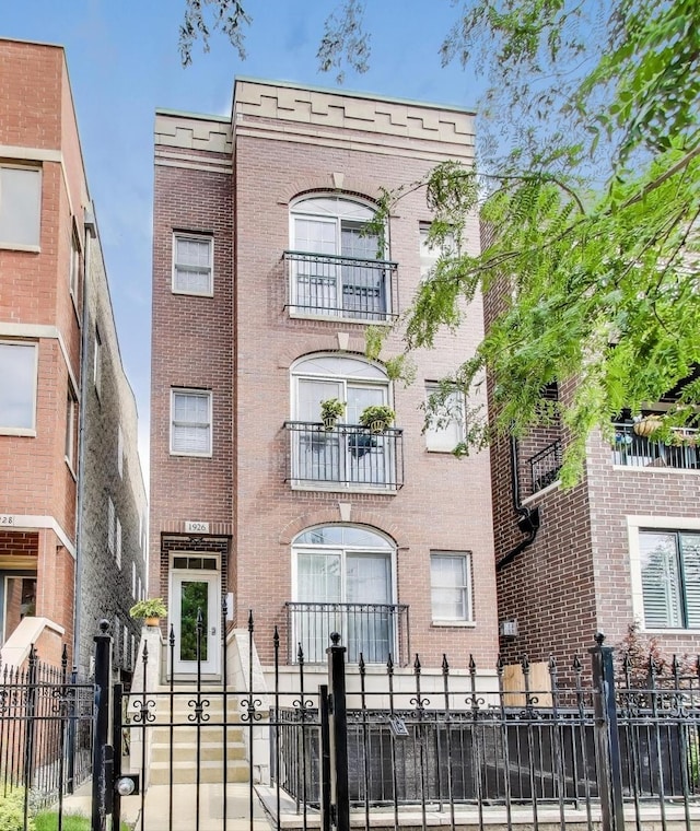 1926 W Belmont Ave Unit 2, Chicago, IL 60657 - photo 1
