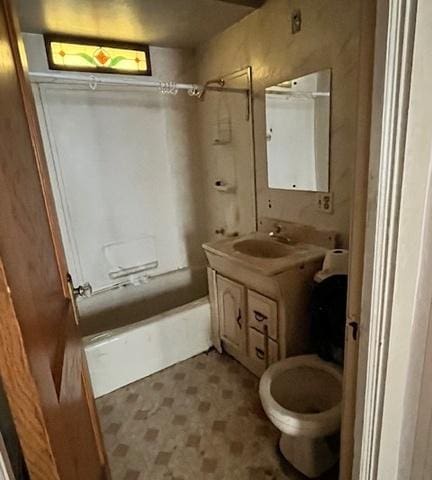 2722 Euclid Ave, Berwyn, IL 60402 - bathroom with vanity and tub / shower combination