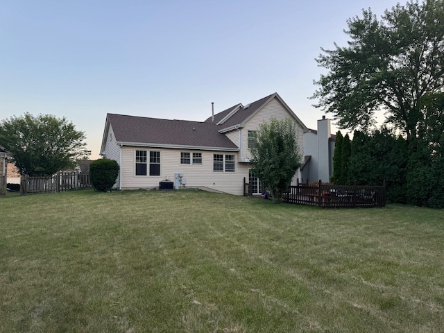 2404 Kenmore Ct, Schaumburg, IL 60193 - rear view of property featuring a shingled roof