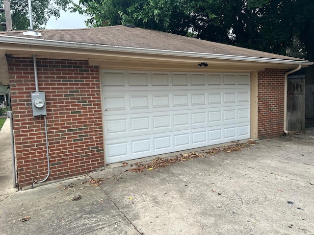 219 Spring Ave, Naperville, IL 60540 - garage with driveway