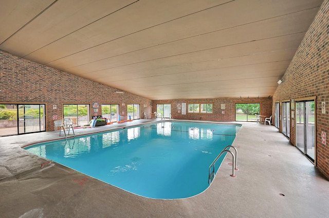 1501 Woodbridge Rd Unit 3E, Joliet, IL 60436 - view of indoor pool