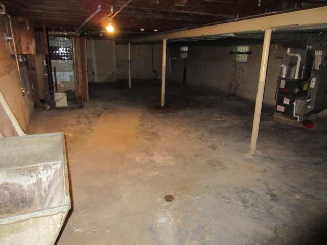 7700 S Ada St, Chicago, IL 60620 - unfinished below grade area with heating unit
