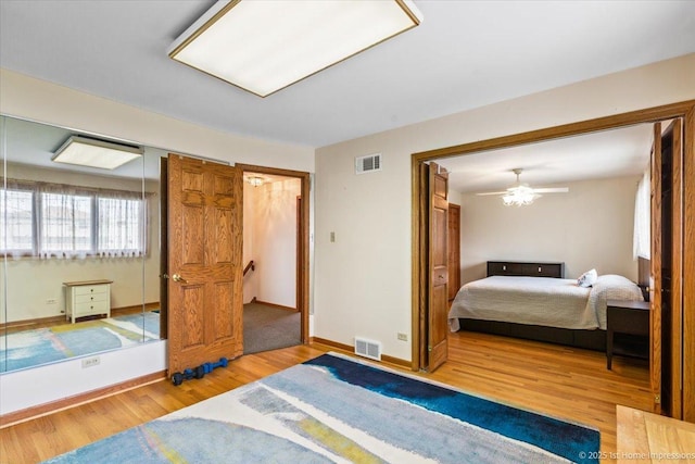 4616 W 105th Pl, Oak Lawn, IL 60453 - bedroom with wood finished floors and a closet