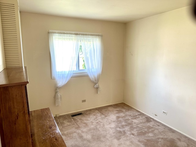 36429 N Edgewood Dr, Gurnee, IL 60031 - carpeted empty room featuring baseboards