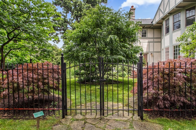 2423 Harrison St, Evanston, IL 60201 - view of gate