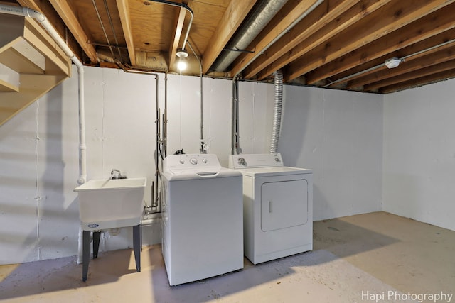 2029 Gabriel Ave, Zion, IL 60099 - laundry room featuring independent washer and dryer