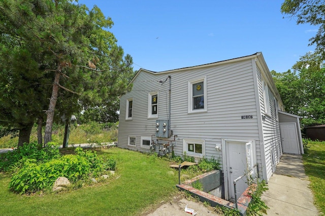 14137 Greenwood Rd, Dolton, IL 60419 - back of house featuring a yard